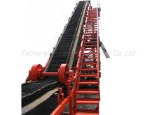 Large angle belt conveyor