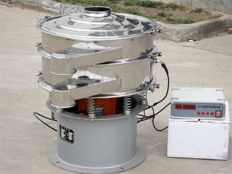 Ultrasonic vibrating screen